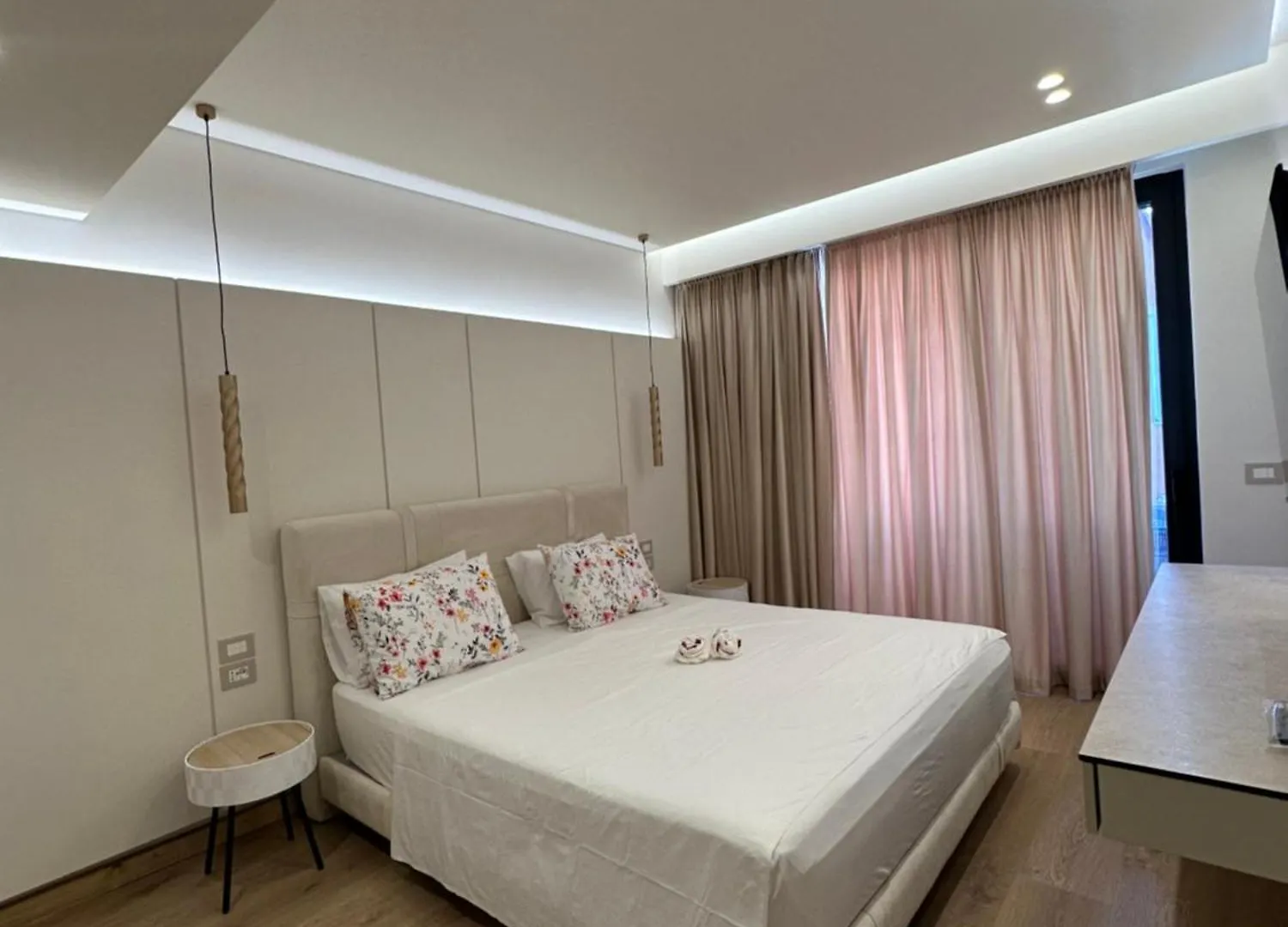 Manolo & Jolie Luxury Villa Himare 3*,  Albania